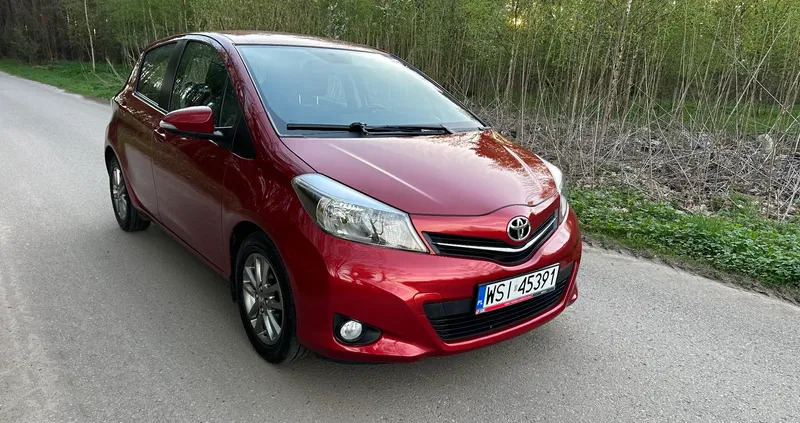 siedlce Toyota Yaris cena 35700 przebieg: 155080, rok produkcji 2014 z Siedlce